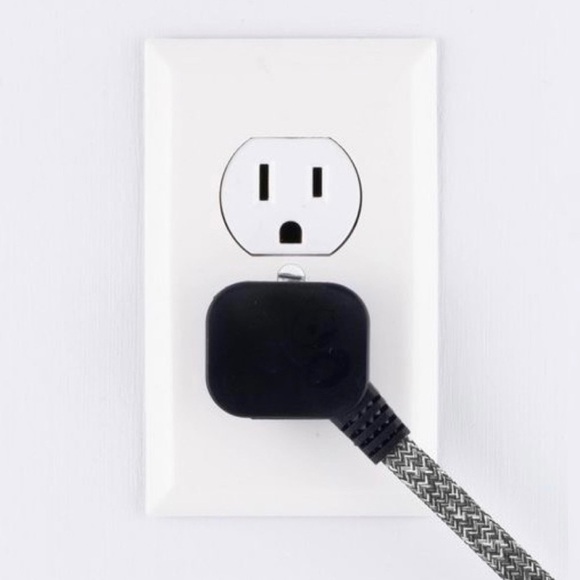 Leviton 1-Gang Duplex Outlet Wall Plate Cover, White - Picture 12 of 14